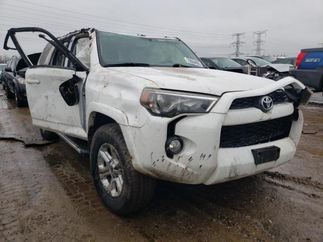 JTEBU5JR2J5523088 - 2018 TOYOTA 4RUNNER SR5/SR5 PREMIUM WHITE photo 4