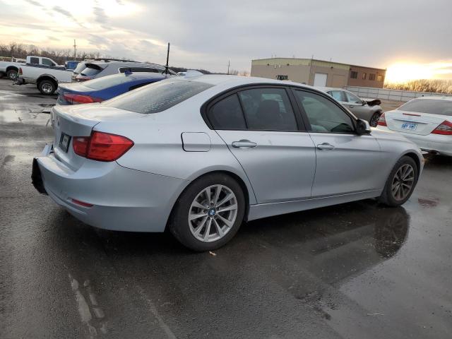 WBA3C3C54EF987054 - 2014 BMW 320 I XDRIVE SILVER photo 3
