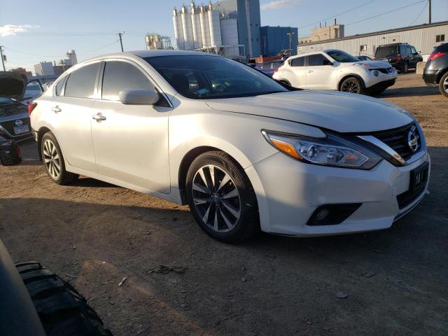 1N4AL3AP8HC259960 - 2017 NISSAN ALTIMA 2.5 WHITE photo 4