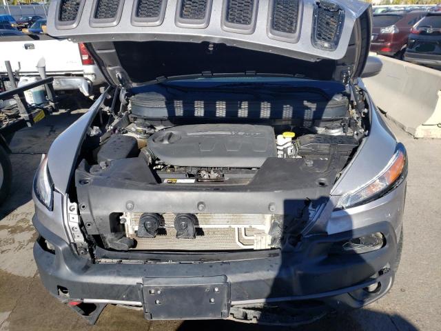 1C4PJMBX0JD560026 - 2018 JEEP CHEROKEE TRAILHAWK SILVER photo 12