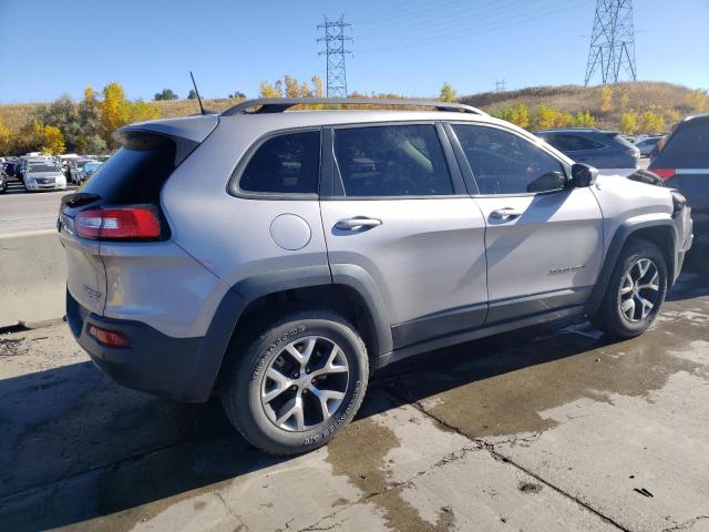 1C4PJMBX0JD560026 - 2018 JEEP CHEROKEE TRAILHAWK SILVER photo 3