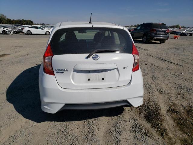 3N1CE2CP1JL369458 - 2018 NISSAN VERSA NOTE S WHITE photo 6