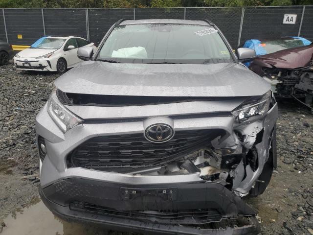 2T3A1RFV2MC254918 - 2021 TOYOTA RAV4 XLE PREMIUM SILVER photo 5