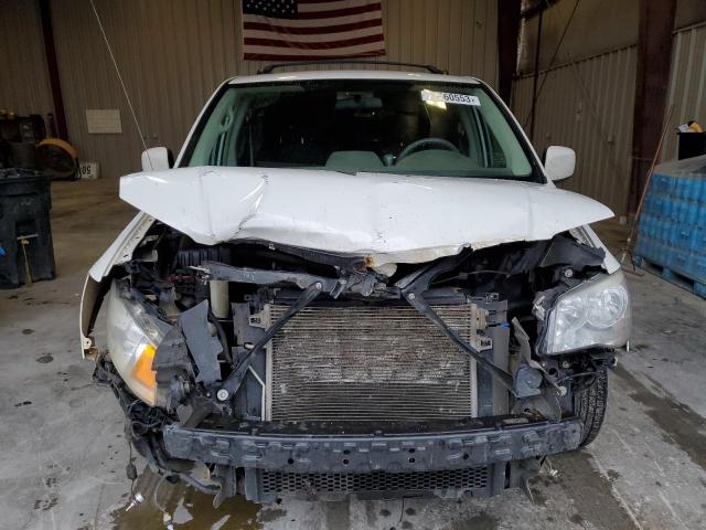 2A4RR5D10AR467918 - 2010 CHRYSLER TOWN & COU TOURING 白色 照片 5