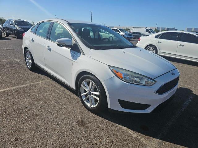 1FADP3F20FL335926 - 2015 FORD FOCUS SE WHITE photo 1