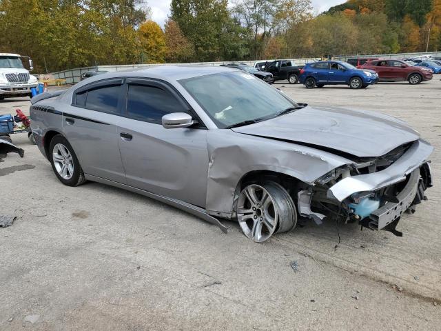 2C3CDXBG2GH103452 - 2016 DODGE CHARGER SE SILVER photo 4