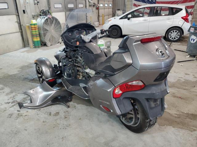 2BXJBWC13BV001889 - 2011 CAN-AM SPYDER ROA RTS SILVER photo 3