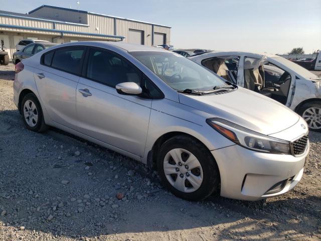 3KPFK4A72HE056418 - 2017 KIA FORTE LX SILVER photo 4