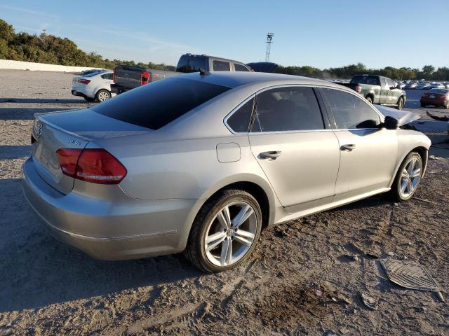 1VWBN7A38DC074893 - 2013 VOLKSWAGEN PASSAT SE SILVER photo 3