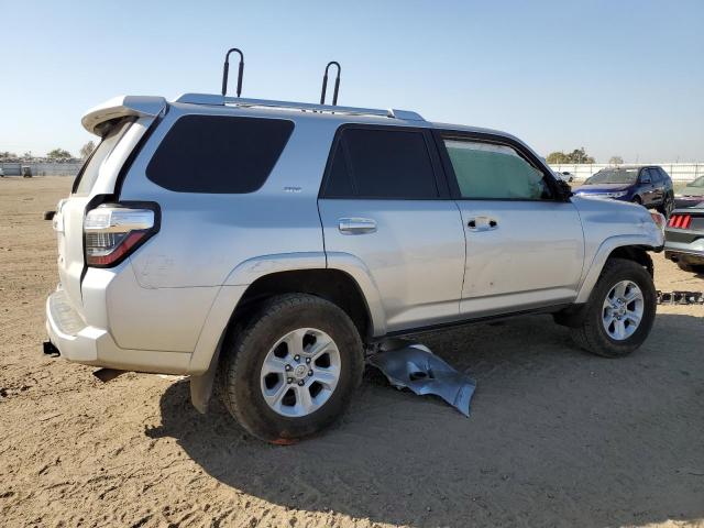 JTEBU5JR1G5326017 - 2016 TOYOTA 4RUNNER SR5/SR5 PREMIUM 银色 照片 3