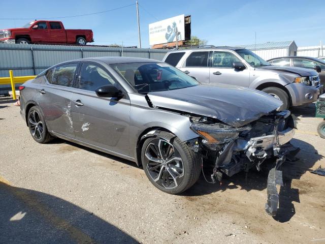 1N4BL4CV6PN343316 - 2023 NISSAN ALTIMA SR GRAY photo 4