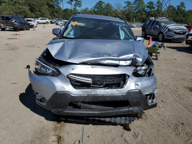 JF2GTAEC4PH264494 - 2023 SUBARU CROSSTREK PREMIUM SILVER photo 5