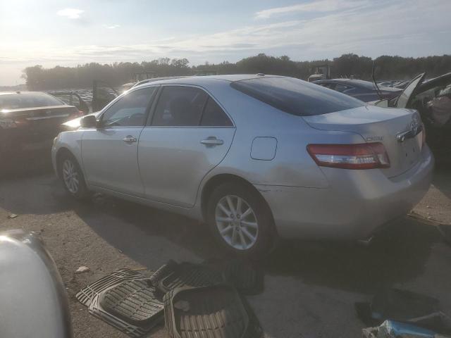 4T1BK3EK1AU597566 - 2010 TOYOTA CAMRY SE SILVER photo 2