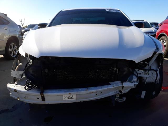 1FAHP2KT2GG112355 - 2016 FORD TAURUS SHO WHITE photo 5