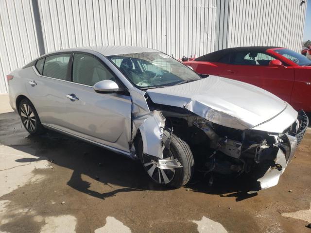 1N4BL4DV5MN334911 - 2021 NISSAN ALTIMA SV SILVER photo 4