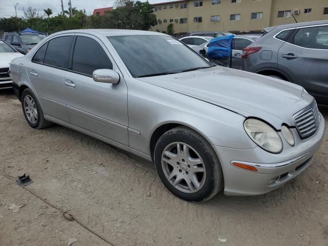 WDBUF26J05A776172 - 2005 MERCEDES-BENZ E 320 CDI SILVER photo 4