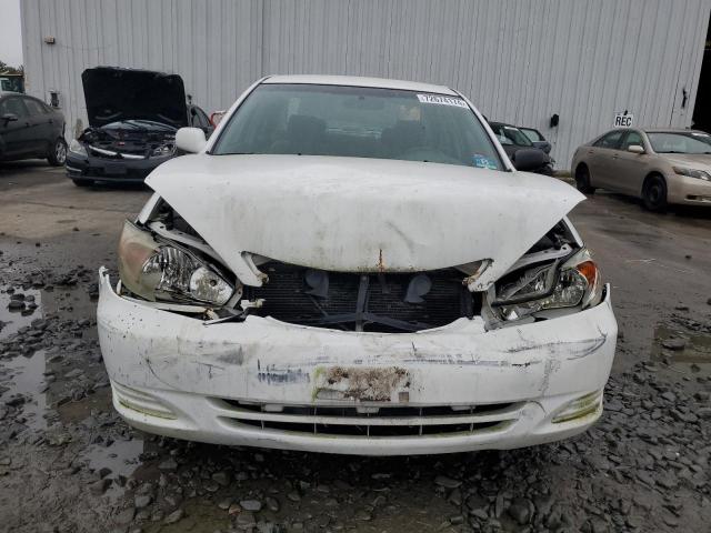 4T1BE32K72U057944 - 2002 TOYOTA CAMRY LE WHITE photo 5