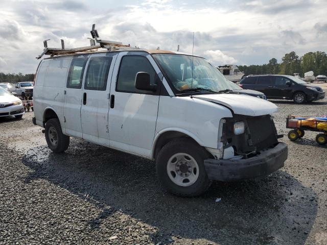 1GCHG35U871114506 - 2007 CHEVROLET EXPRESS G3 WHITE photo 4