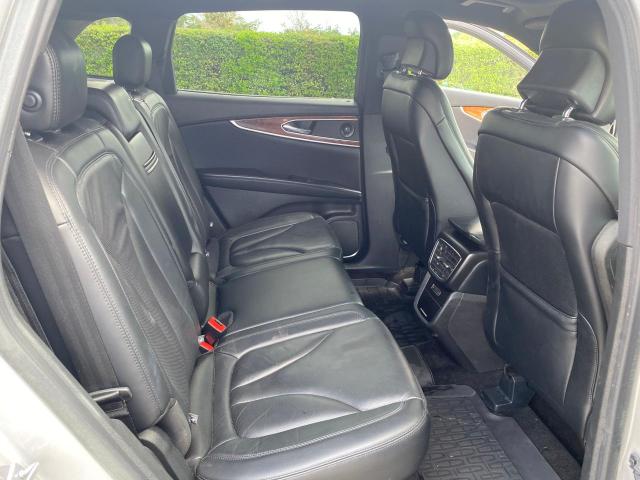 2LMPJ8LP6JBL19163 - 2018 LINCOLN MKX RESERVE فضي صورة 6