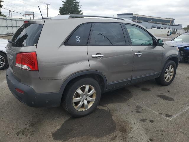 5XYKT3A69CG221051 - 2012 KIA SORENTO BASE GRAY photo 3