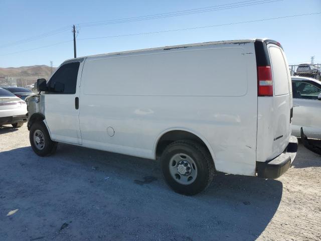 1GCGG25VX71135369 - 2007 CHEVROLET EXPRESS G2 WHITE photo 2