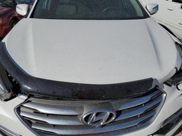 5NMZU3LB3JH097612 - 2018 HYUNDAI SANTA FE S WHITE photo 11