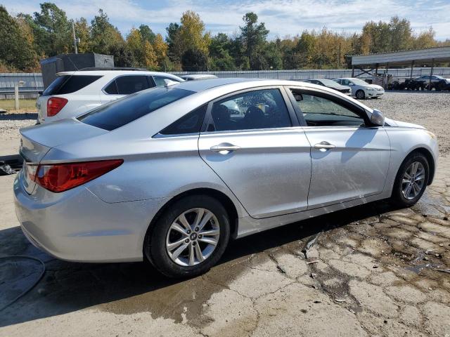 5NPEB4AC7DH630798 - 2013 HYUNDAI SONATA GLS SILVER photo 3