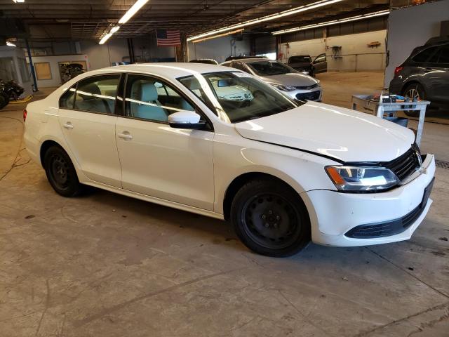 3VWD07AJ2EM415968 - 2014 VOLKSWAGEN JETTA SE WHITE photo 4