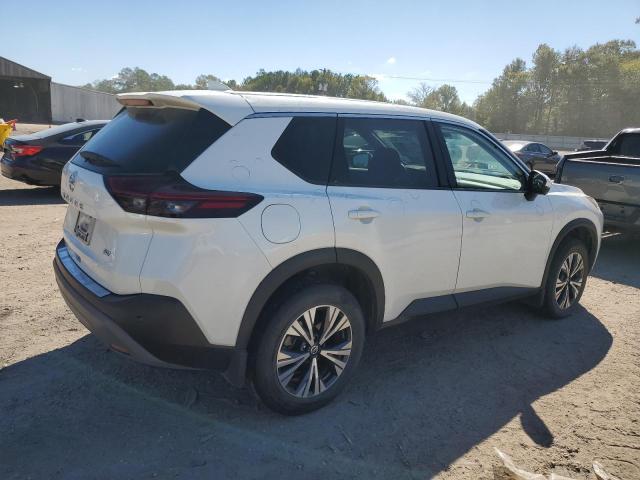 5N1AT3BAXMC824641 - 2021 NISSAN ROGUE SV WHITE photo 3