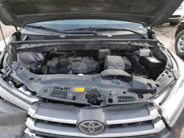 5TDZARFH1JS036459 - 2018 TOYOTA HIGHLANDER LE GRAY photo 11