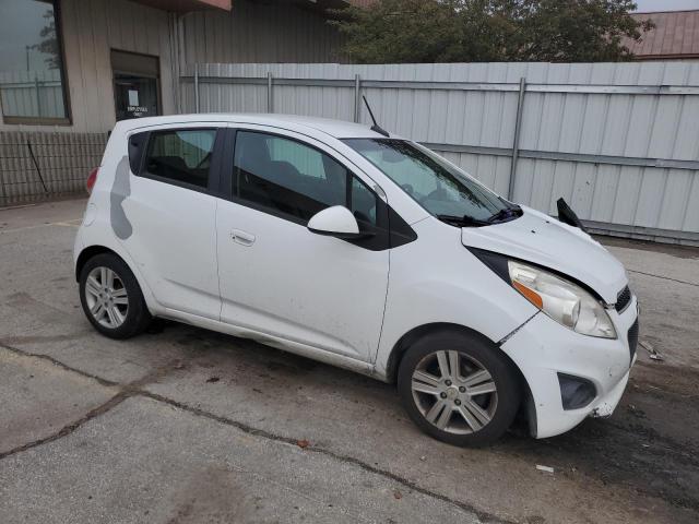 KL8CD6S92DC505972 - 2013 CHEVROLET SPARK 1LT WHITE photo 4