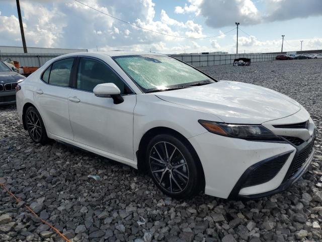 4T1G11AK6PU808594 - 2023 TOYOTA CAMRY SE NIGHT SHADE WHITE photo 4