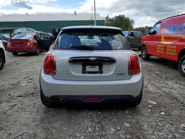 WMWXP5C5XK2D72659 - 2019 MINI COOPER SILVER photo 6