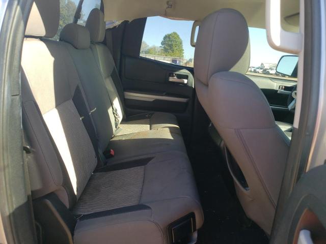 5TFRM5F12EX071160 - 2014 TOYOTA TUNDRA DOUBLE CAB SR/SR5 SILVER photo 10