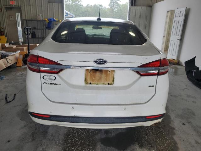 3FA6P0H71HR212060 - 2017 FORD FUSION SE WHITE photo 6