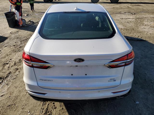 3FA6P0T92LR121302 - 2020 FORD FUSION SE WHITE photo 6