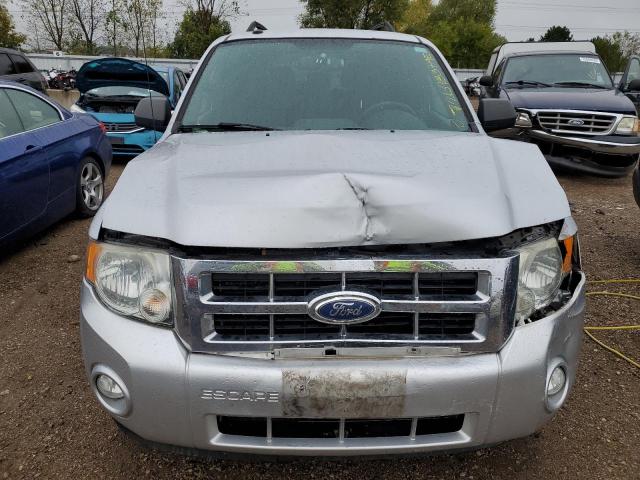 1FMCU9D70BKB84646 - 2011 FORD ESCAPE XLT SILVER photo 5