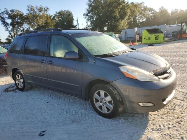 5TDZK22CX8S214734 - 2008 TOYOTA SIENNA XLE GRAY photo 4