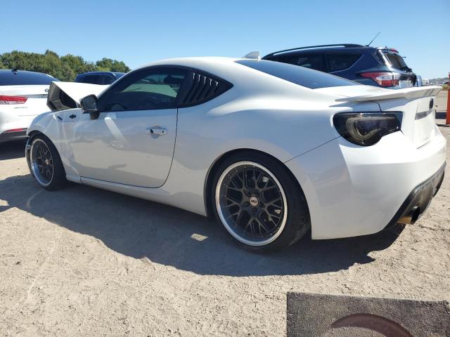 JF1ZNAA13F8708846 - 2015 TOYOTA SCION FR-S WHITE photo 2