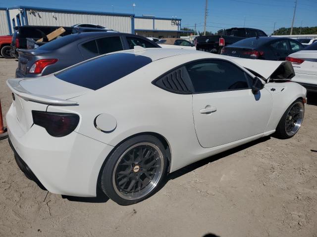 JF1ZNAA13F8708846 - 2015 TOYOTA SCION FR-S WHITE photo 3