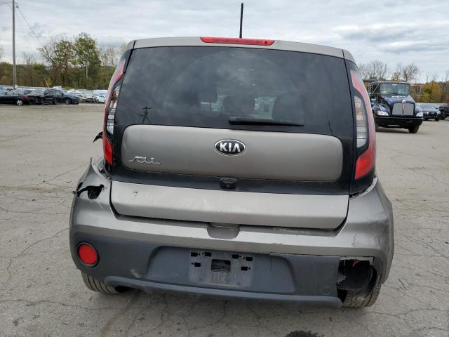 KNDJN2A25K7656707 - 2019 KIA SOUL GRAY photo 6