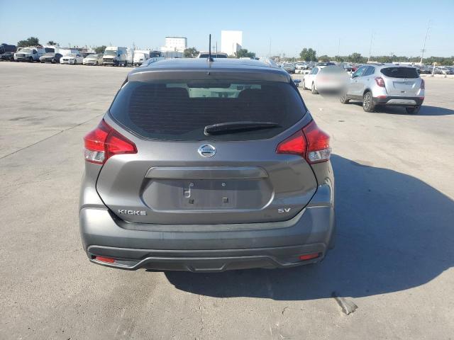 3N1CP5CU2KL511657 - 2019 NISSAN KICKS S GRAY photo 6