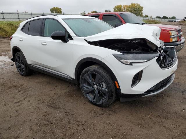 LRBFZPR45ND019995 - 2022 BUICK ENVISION ESSENCE WHITE photo 4