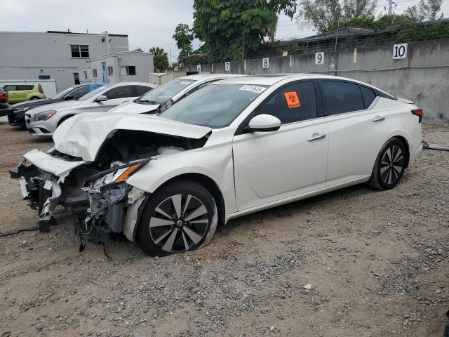 1N4BL4DVXKC135426 - 2019 NISSAN ALTIMA SV WHITE photo 1