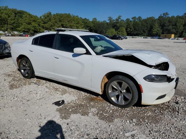 2C3CDXBG8GH154731 - 2016 DODGE CHARGER SE WHITE photo 4