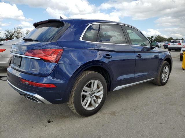 WA1GAAFY1N2088609 - 2022 AUDI Q5 PREMIUM 45 BLUE photo 3