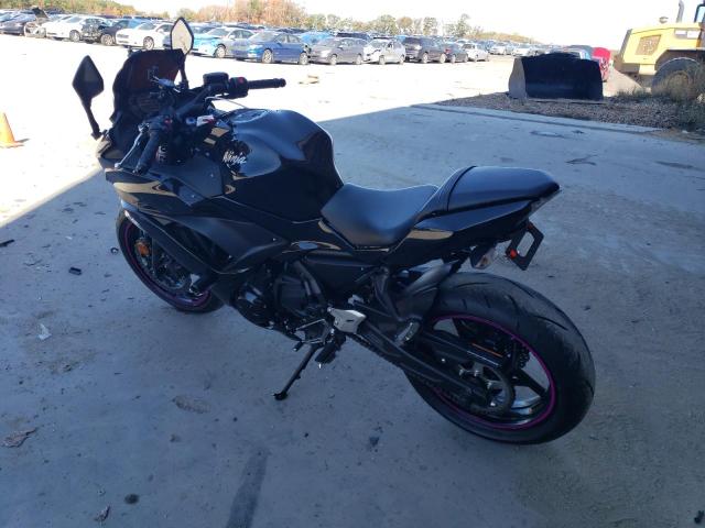 JKAEXEJ1XKDA03762 - 2019 KAWASAKI EX650 J შავი ფოტო 3