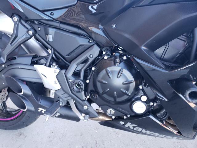 JKAEXEJ1XKDA03762 - 2019 KAWASAKI EX650 J BLACK photo 7