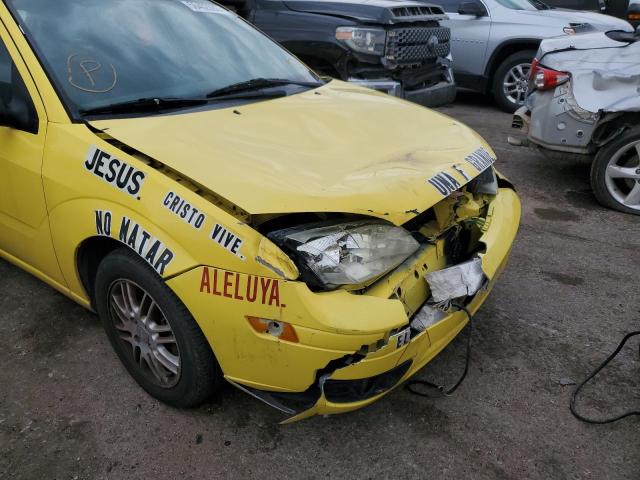 3FAFP37N45R120504 - 2005 FORD FOCUS ZX5 YELLOW photo 9