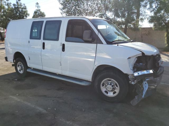 1GCWGAF72N1217602 - 2022 CHEVROLET EXPRESS G2 WHITE photo 4